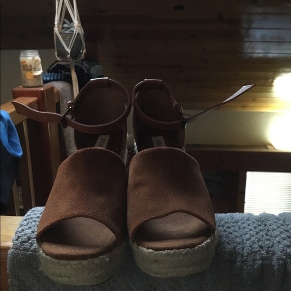 STEVE MADDEN SHOES - Picture 4 of 4